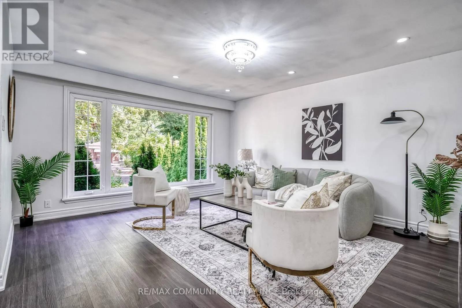 94 SEDGEMOUNT DRIVE
