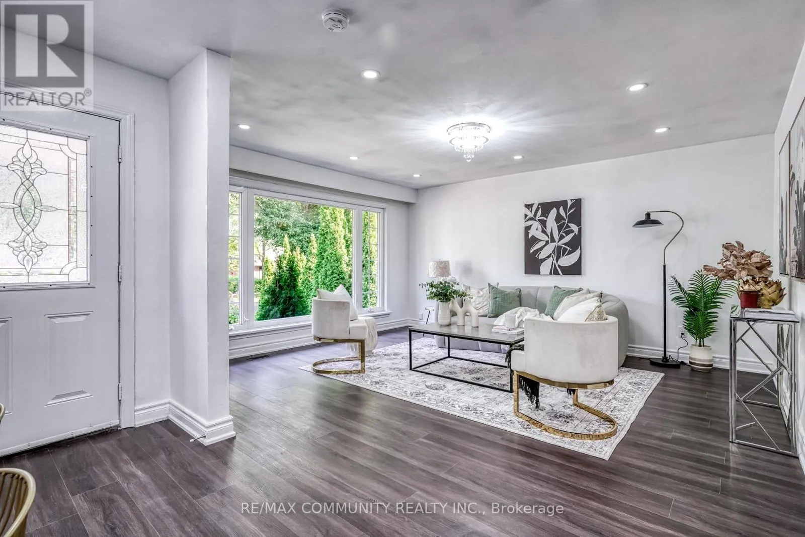 94 SEDGEMOUNT DRIVE