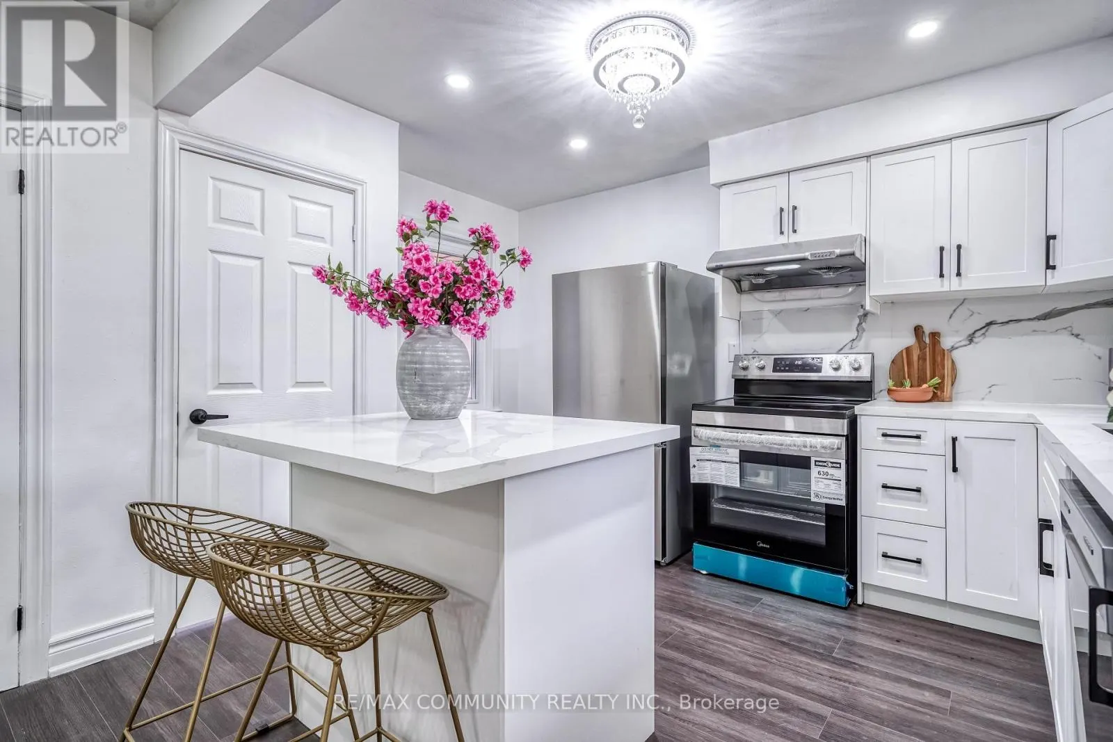 94 SEDGEMOUNT DRIVE