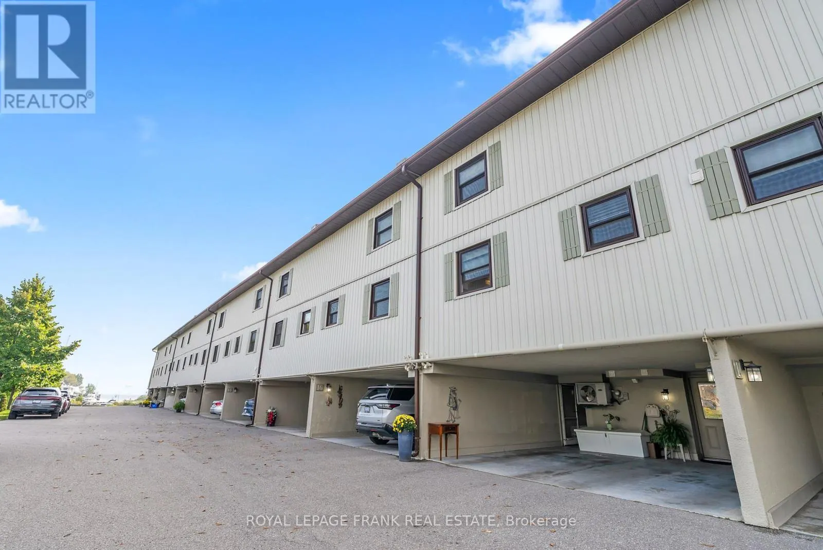 15 - 120 PORT DARLINGTON ROAD, #15