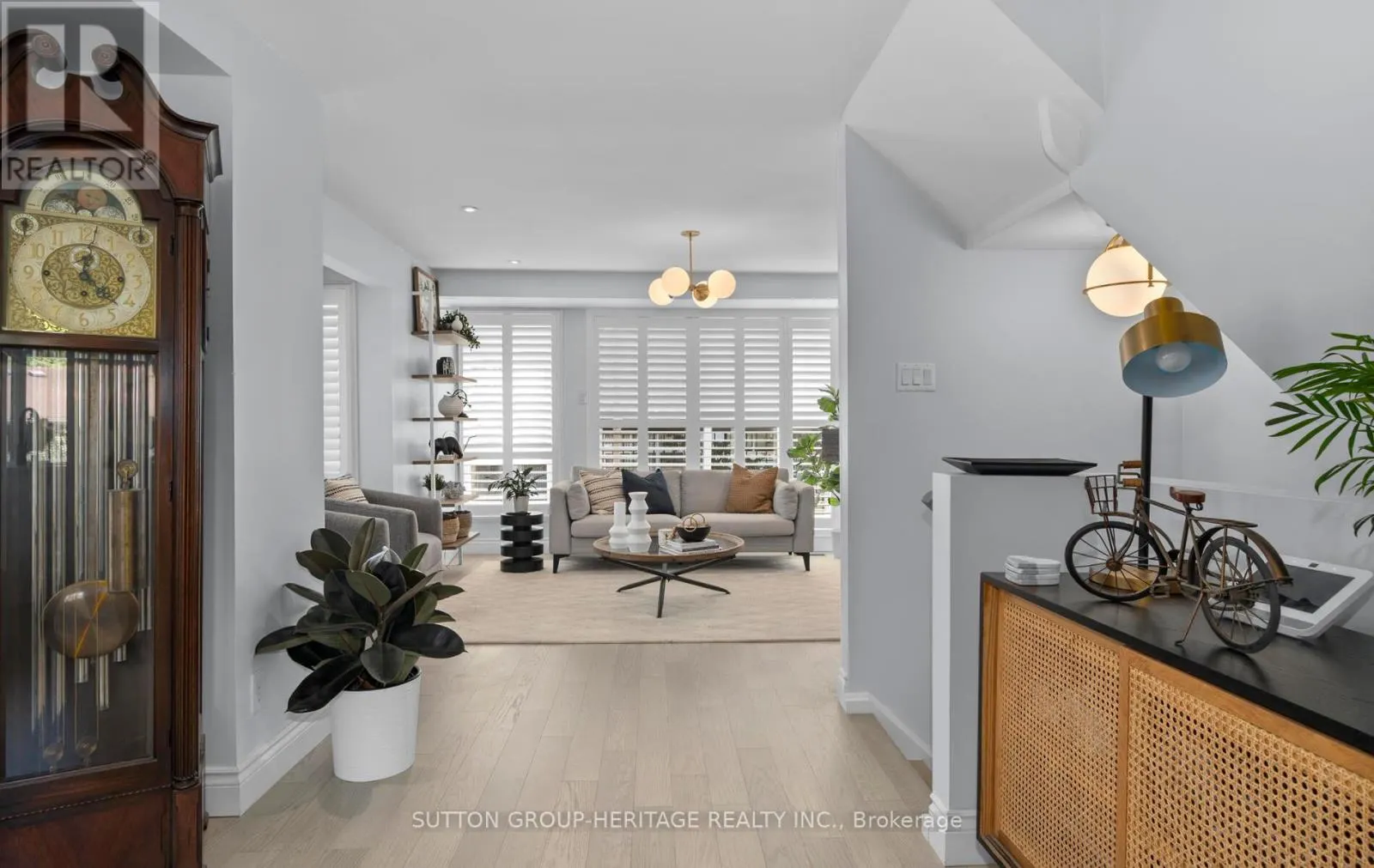 2 CUMBERLAND LANE