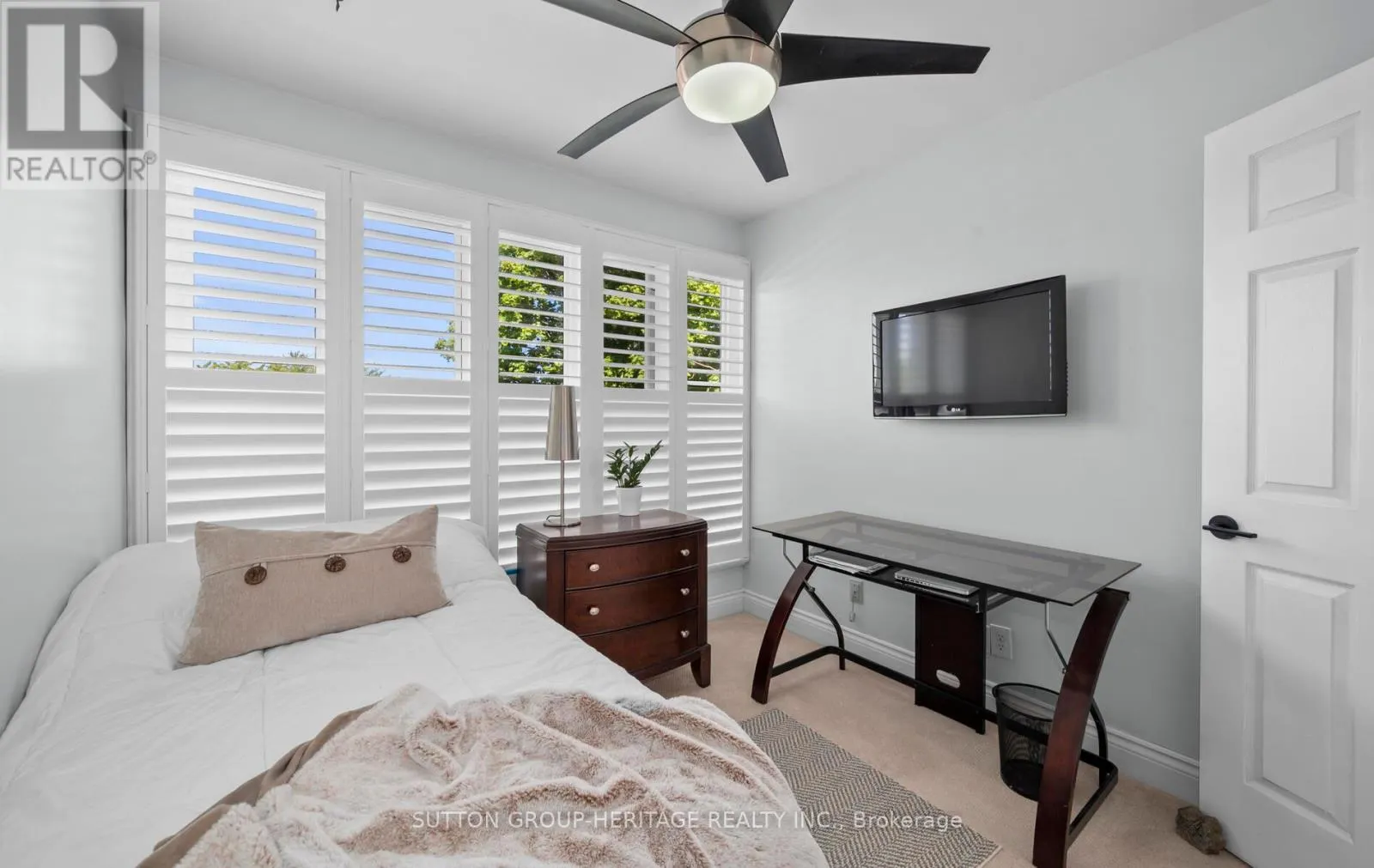 2 CUMBERLAND LANE