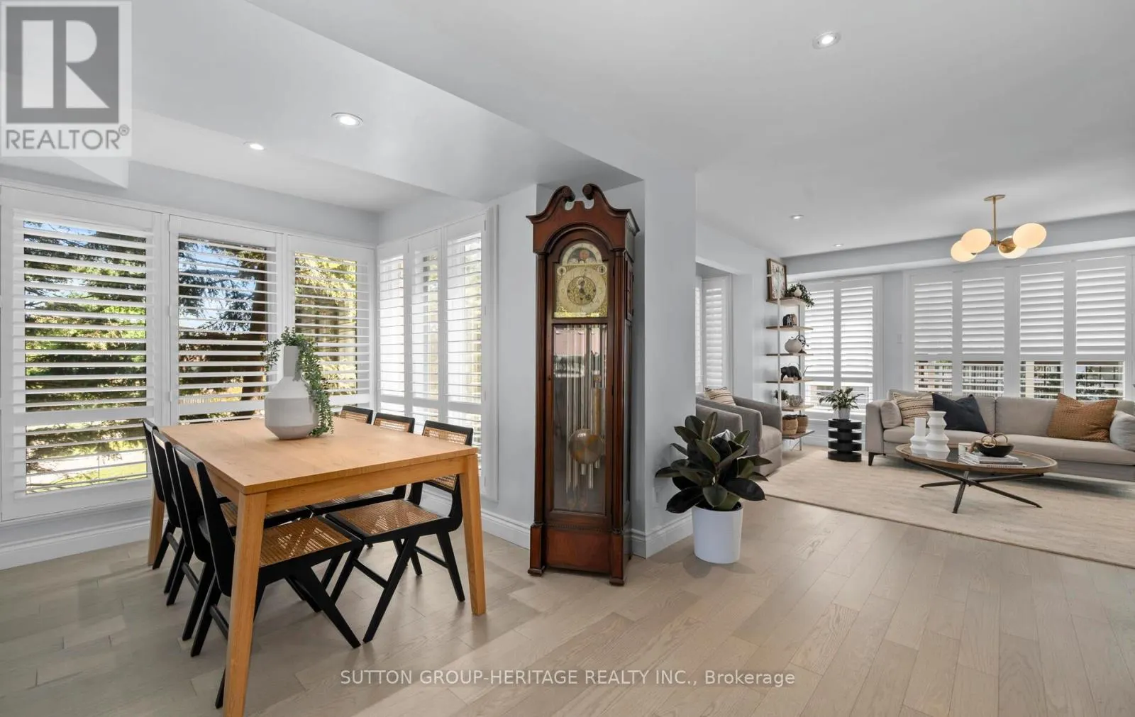 2 CUMBERLAND LANE