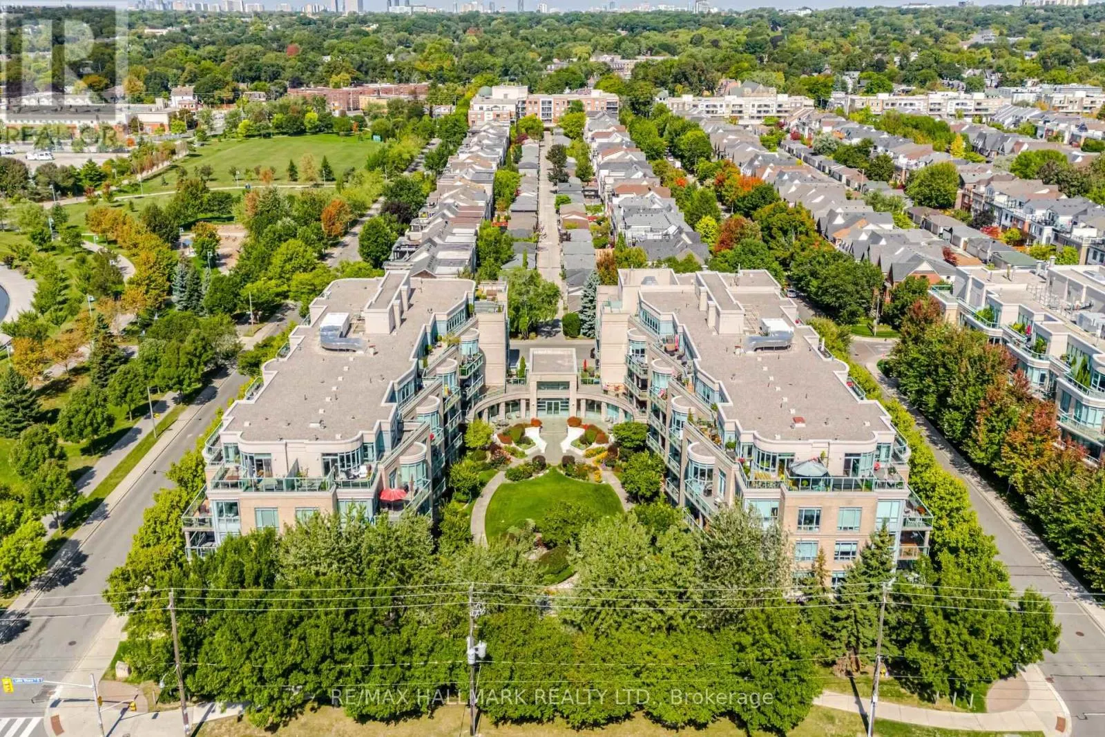 PH5 - 9 BOARDWALK DRIVE