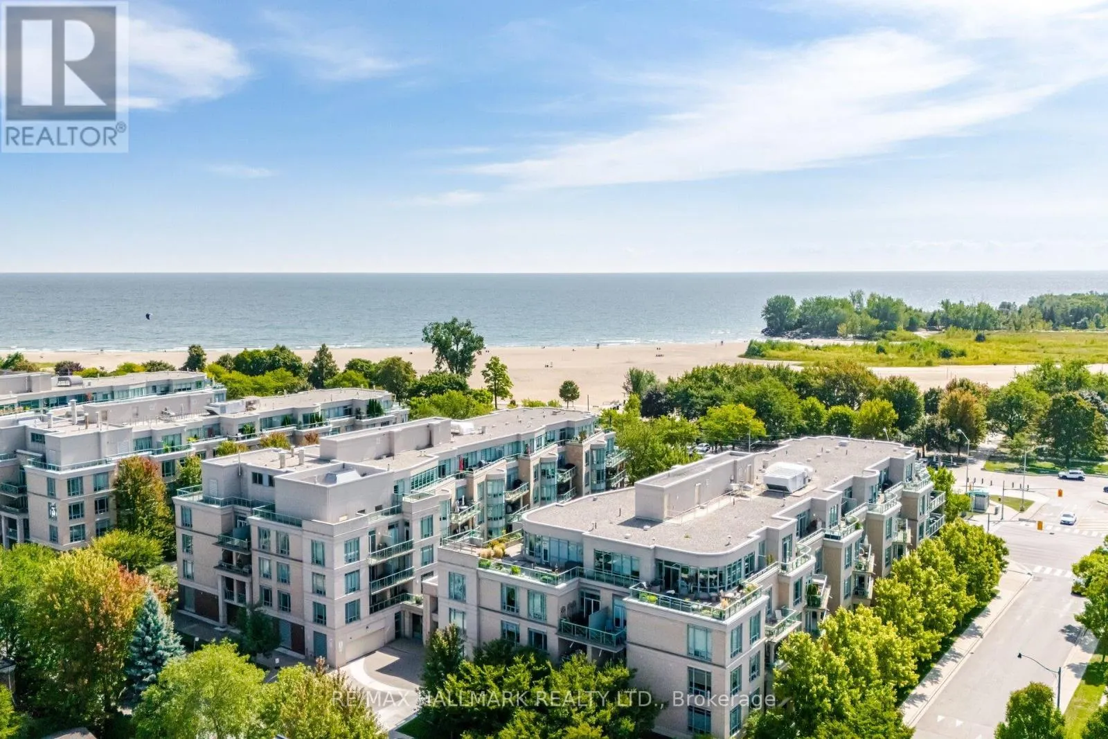 PH5 - 9 BOARDWALK DRIVE