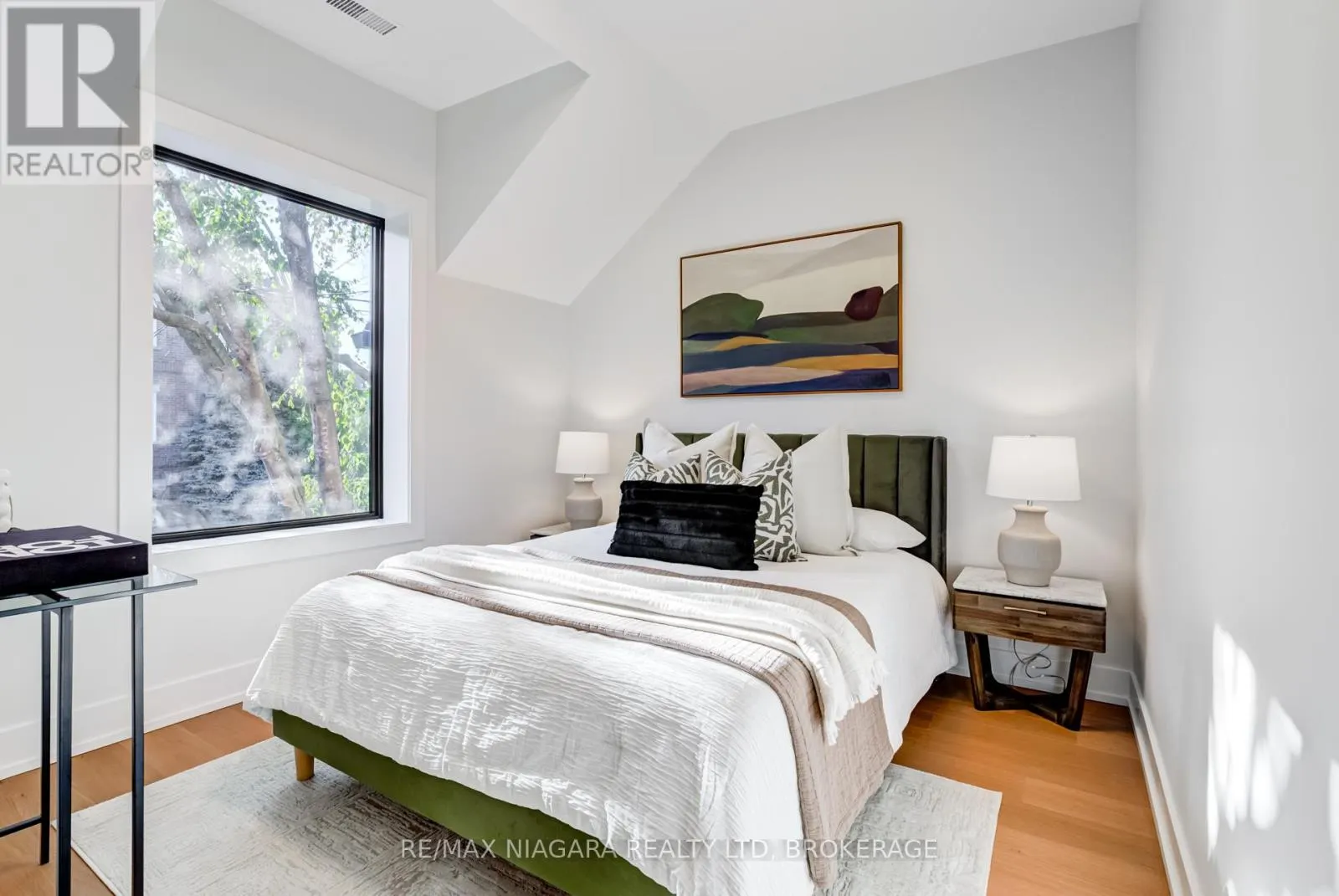 95 KIMBERLEY AVENUE