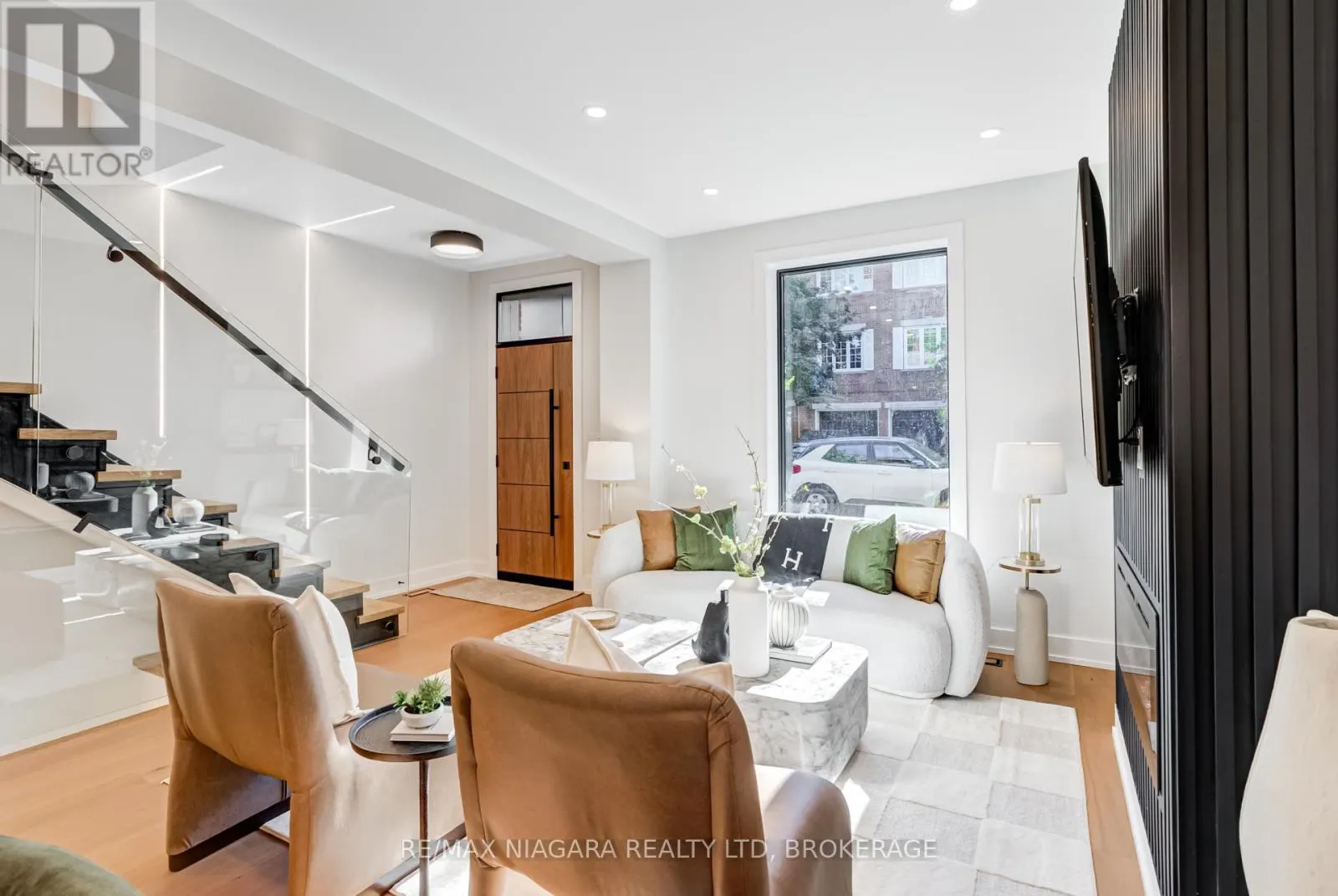95 KIMBERLEY AVENUE