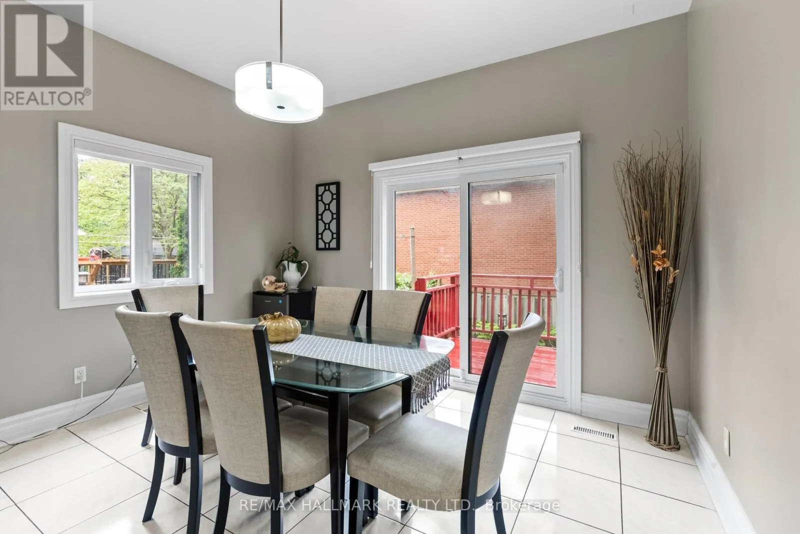 80 DUNSTALL CRESCENT