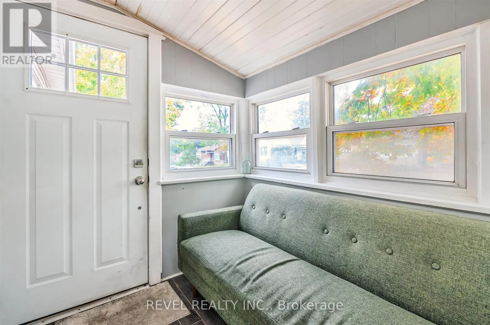 829 ATHOL STREET