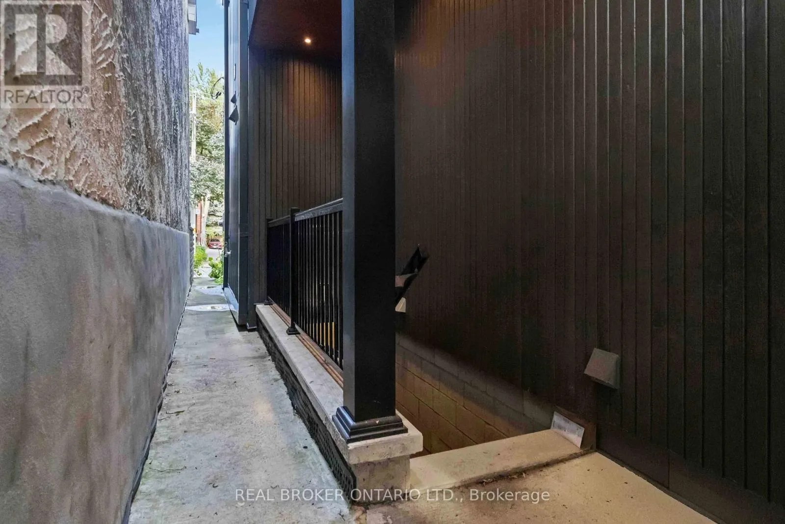 LOWER - 182 DE GRASSI STREET