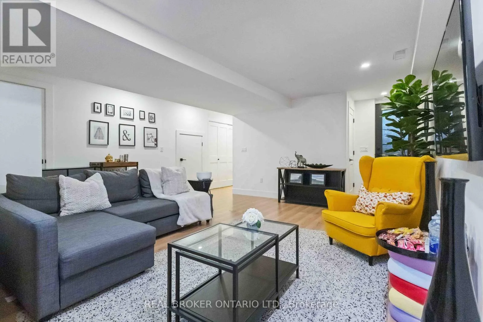 LOWER - 182 DE GRASSI STREET