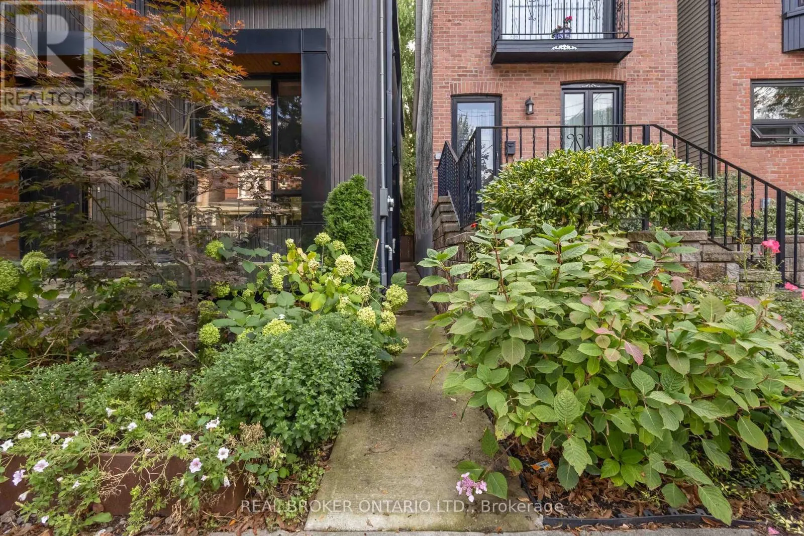 LOWER - 182 DE GRASSI STREET