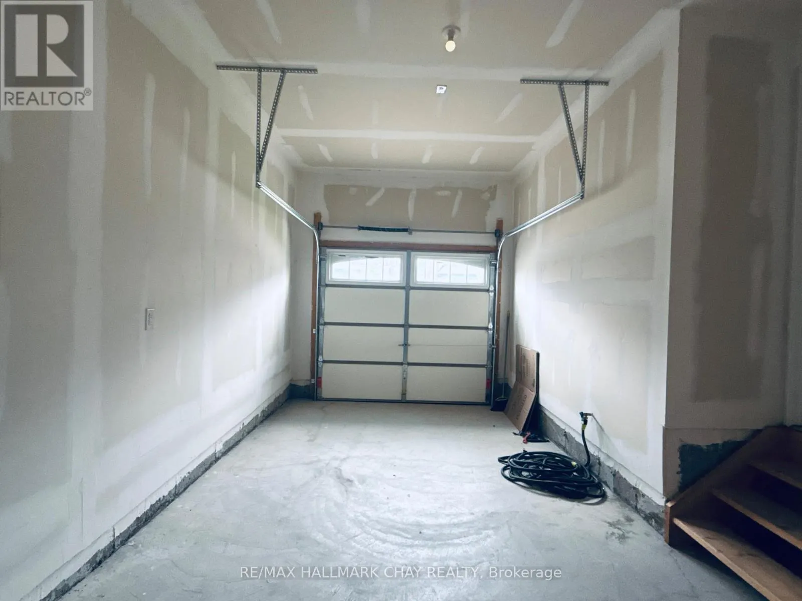 17 SUTCLIFFE DRIVE