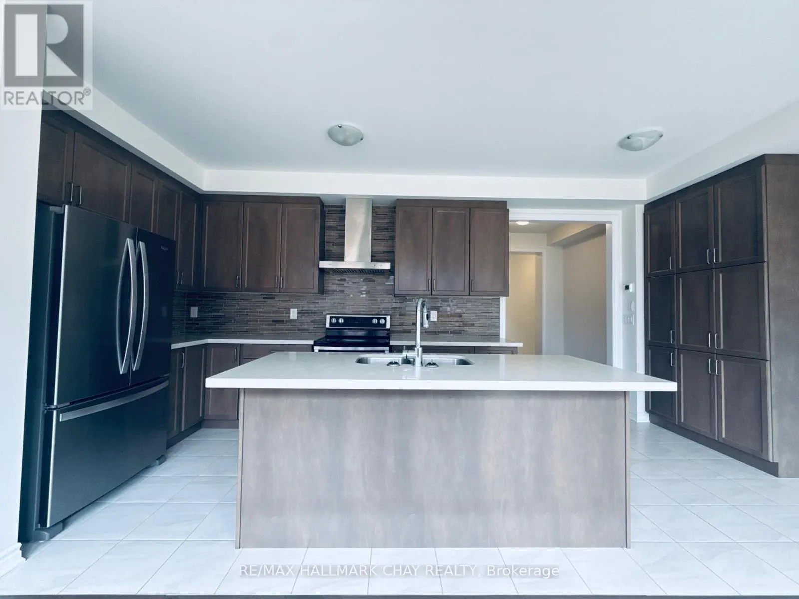 17 SUTCLIFFE DRIVE