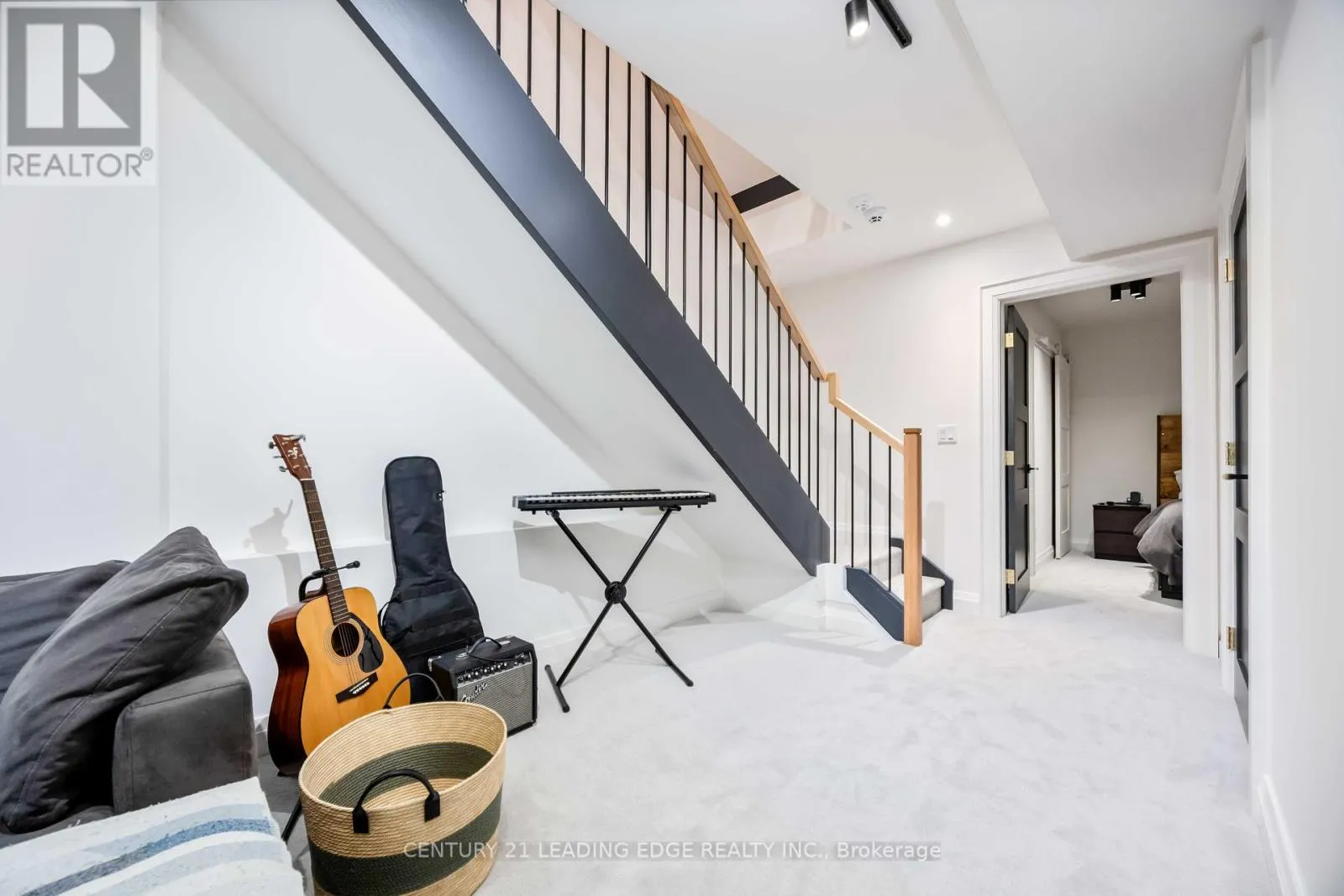 37 BERTMOUNT AVENUE