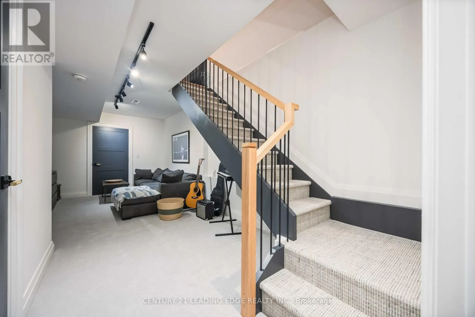 37 BERTMOUNT AVENUE
