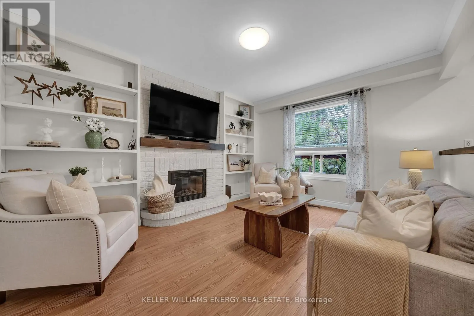 44 RUTHERFORD DRIVE