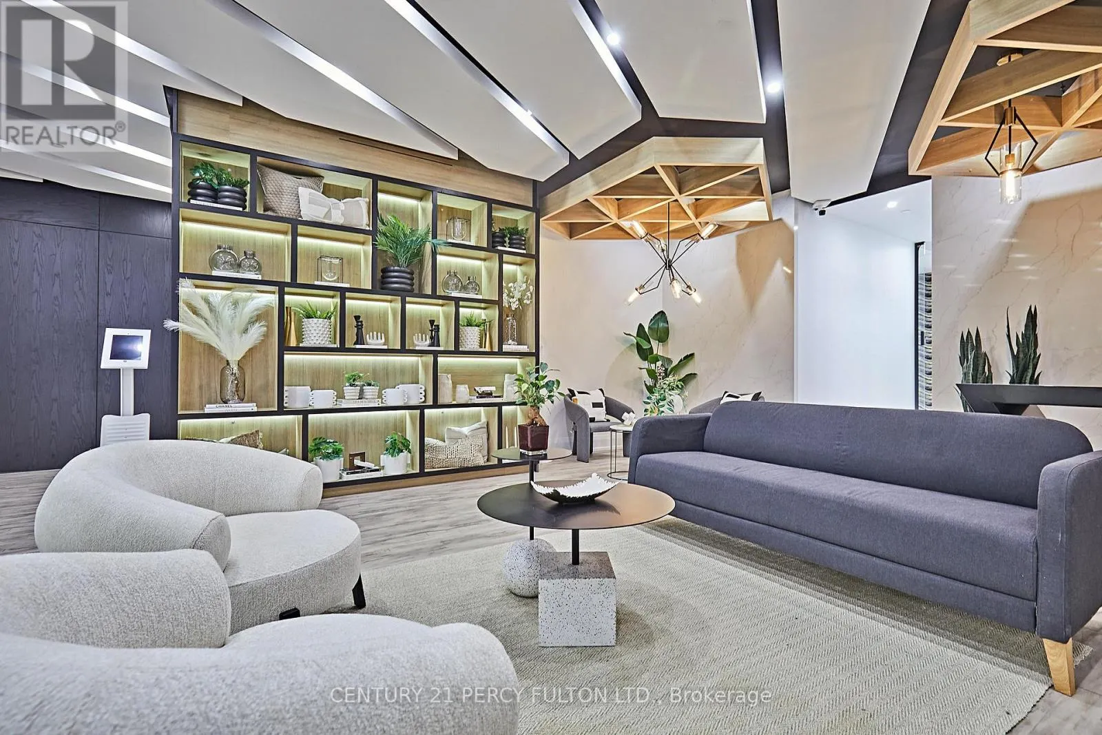 112 - OFFICE A - 50 RICHMOND STREET E