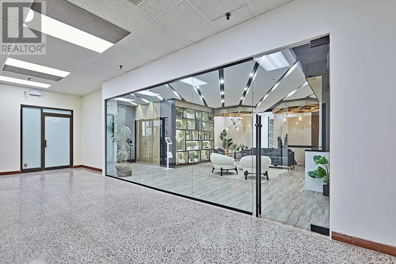 112 - OFFICE A - 50 RICHMOND STREET E