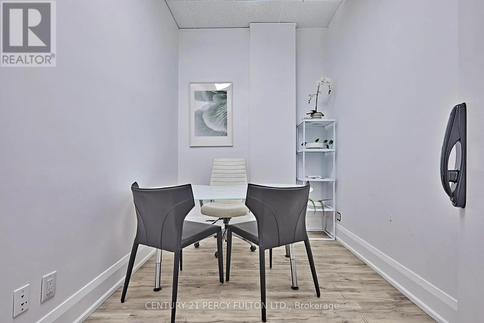 112 - OFFICE A - 50 RICHMOND STREET E