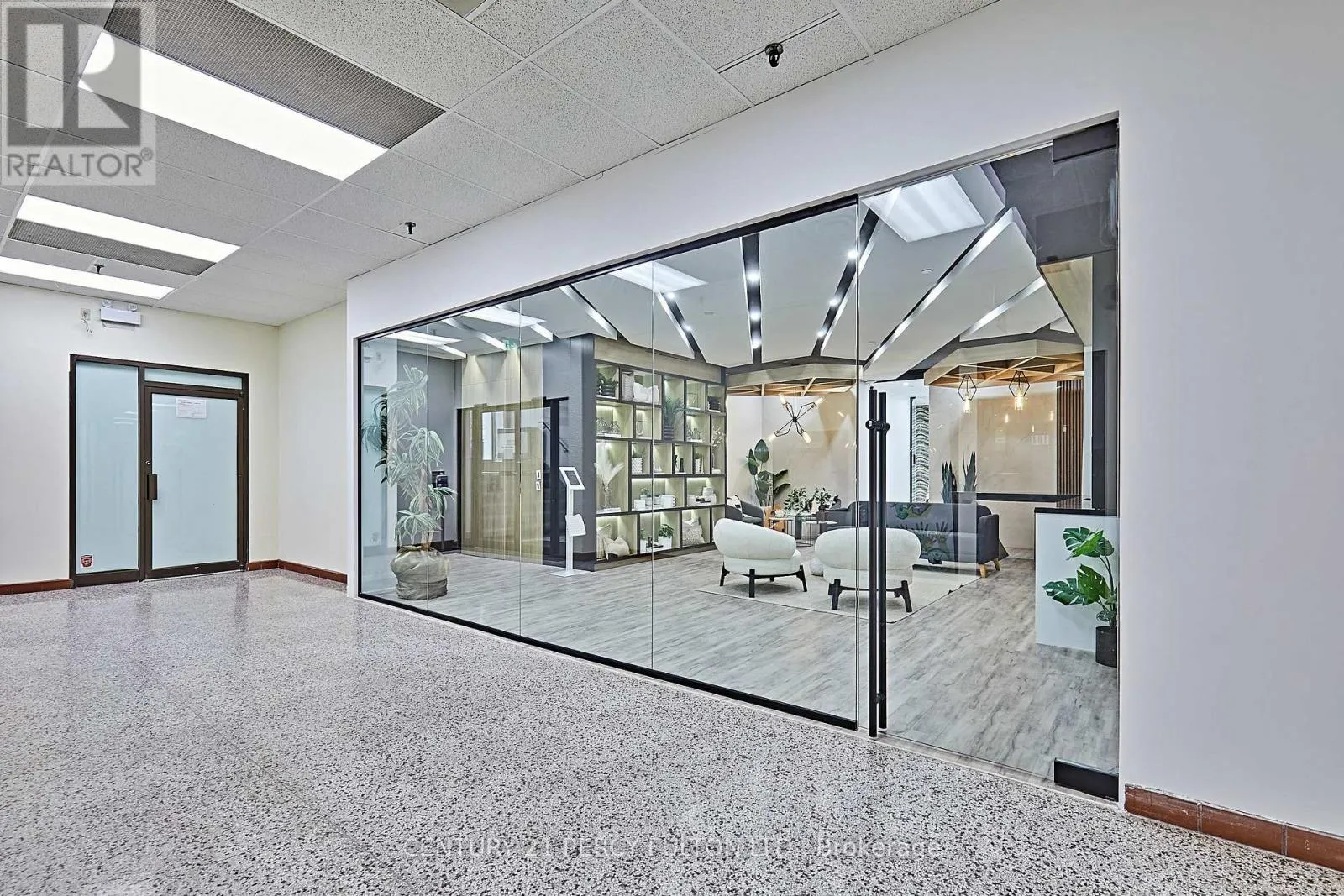 112 - OFFICE B - 50 RICHMOND STREET E