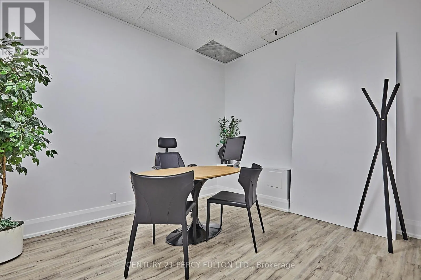 112 - OFFICE B - 50 RICHMOND STREET E