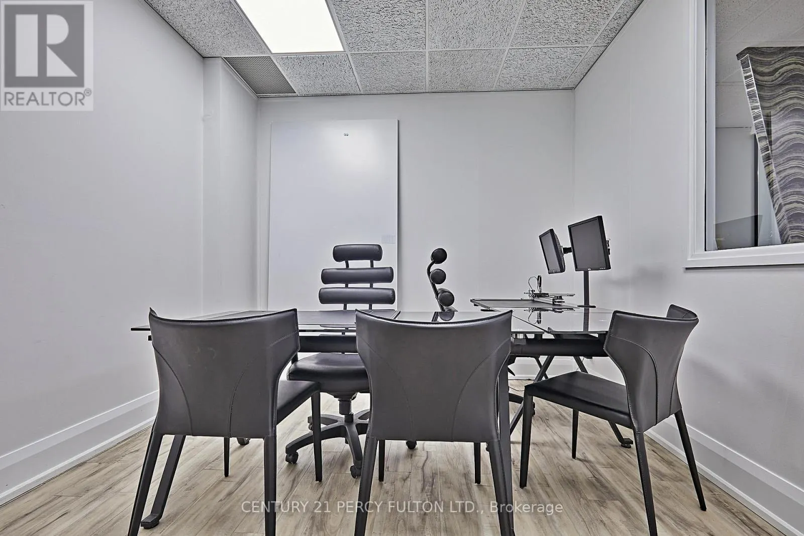 112 - OFFICE C - 50 RICHMOND STREET E