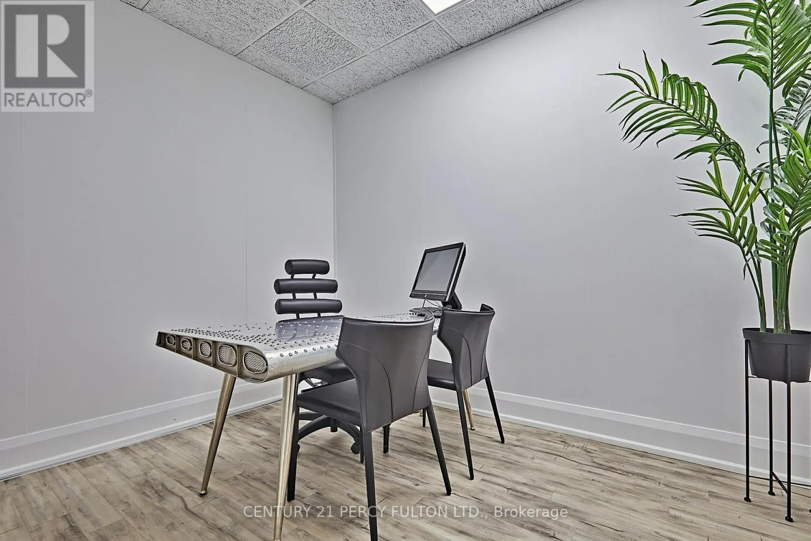 112 - OFFICE C - 50 RICHMOND STREET E