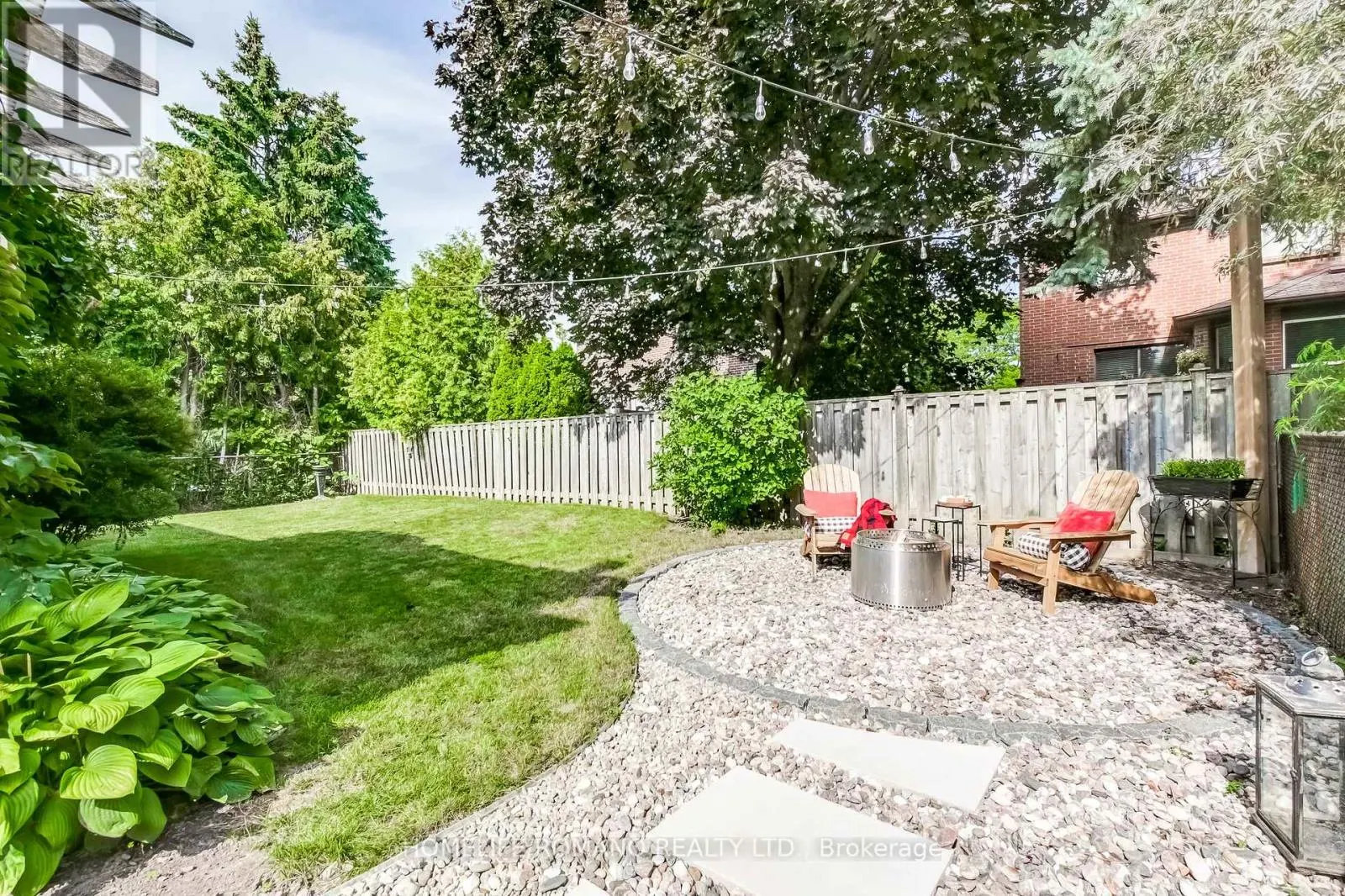 10 GLEN HILL DRIVE