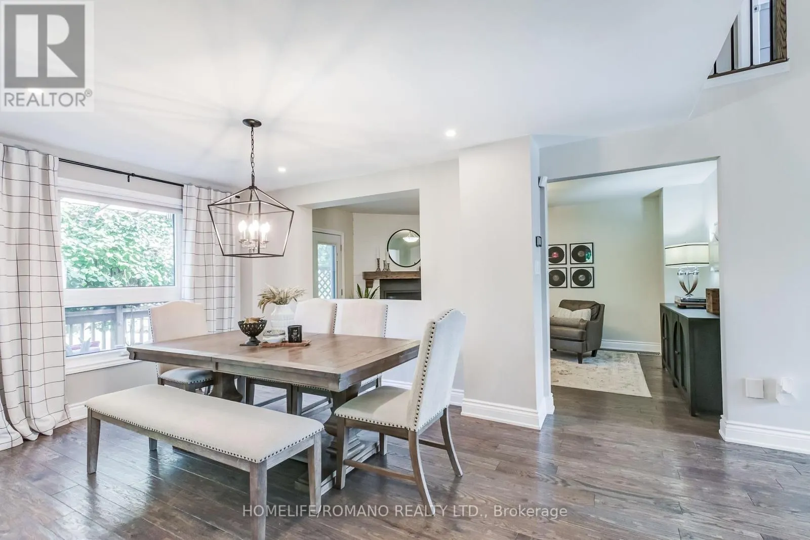 10 GLEN HILL DRIVE