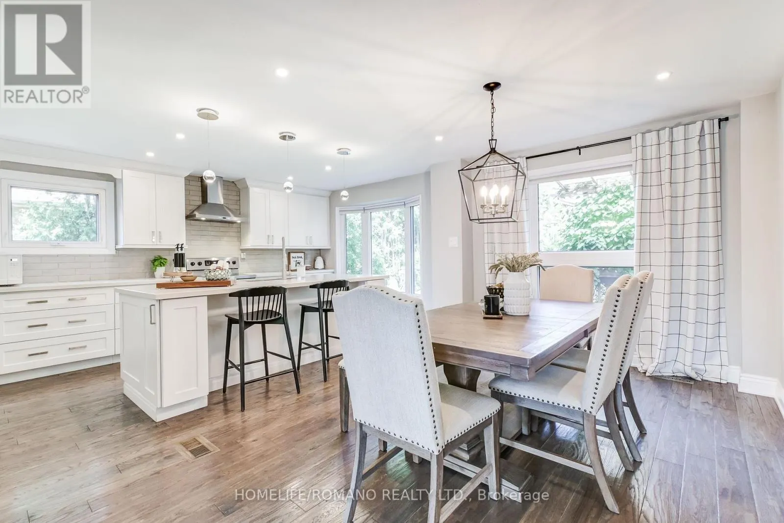 10 GLEN HILL DRIVE