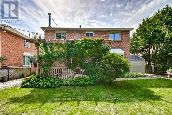 10 GLEN HILL DRIVE