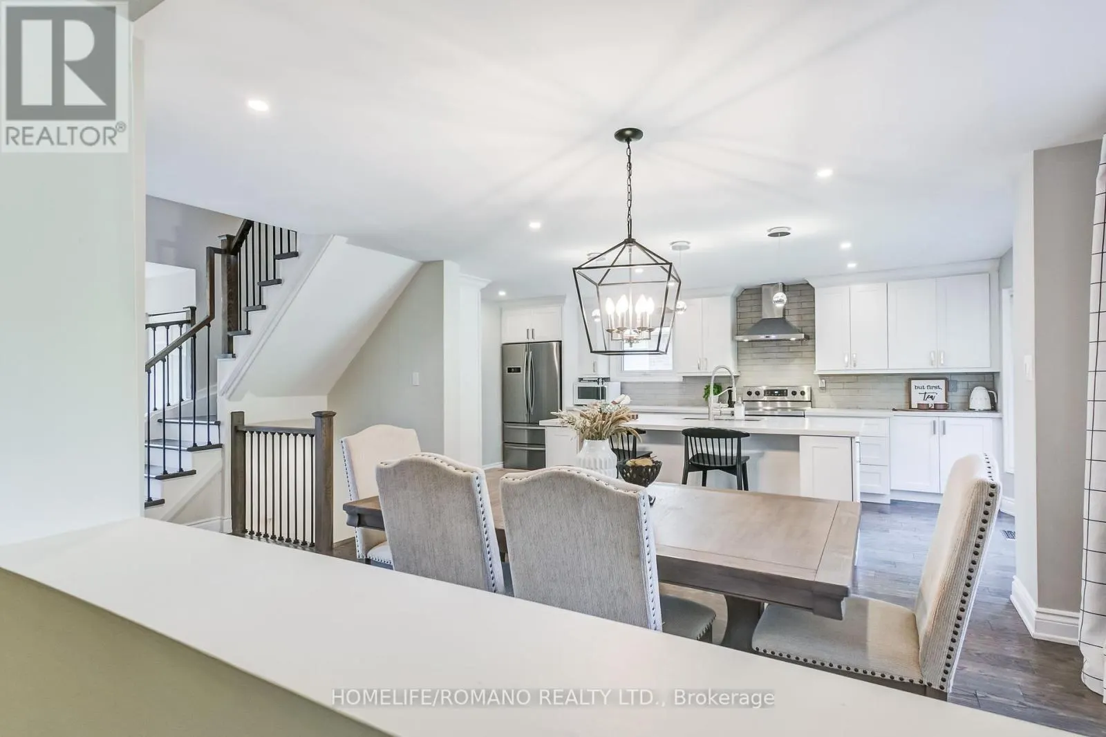 10 GLEN HILL DRIVE