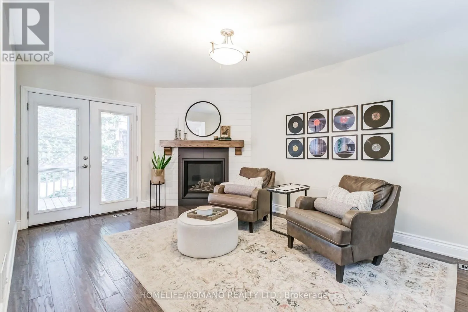 10 GLEN HILL DRIVE