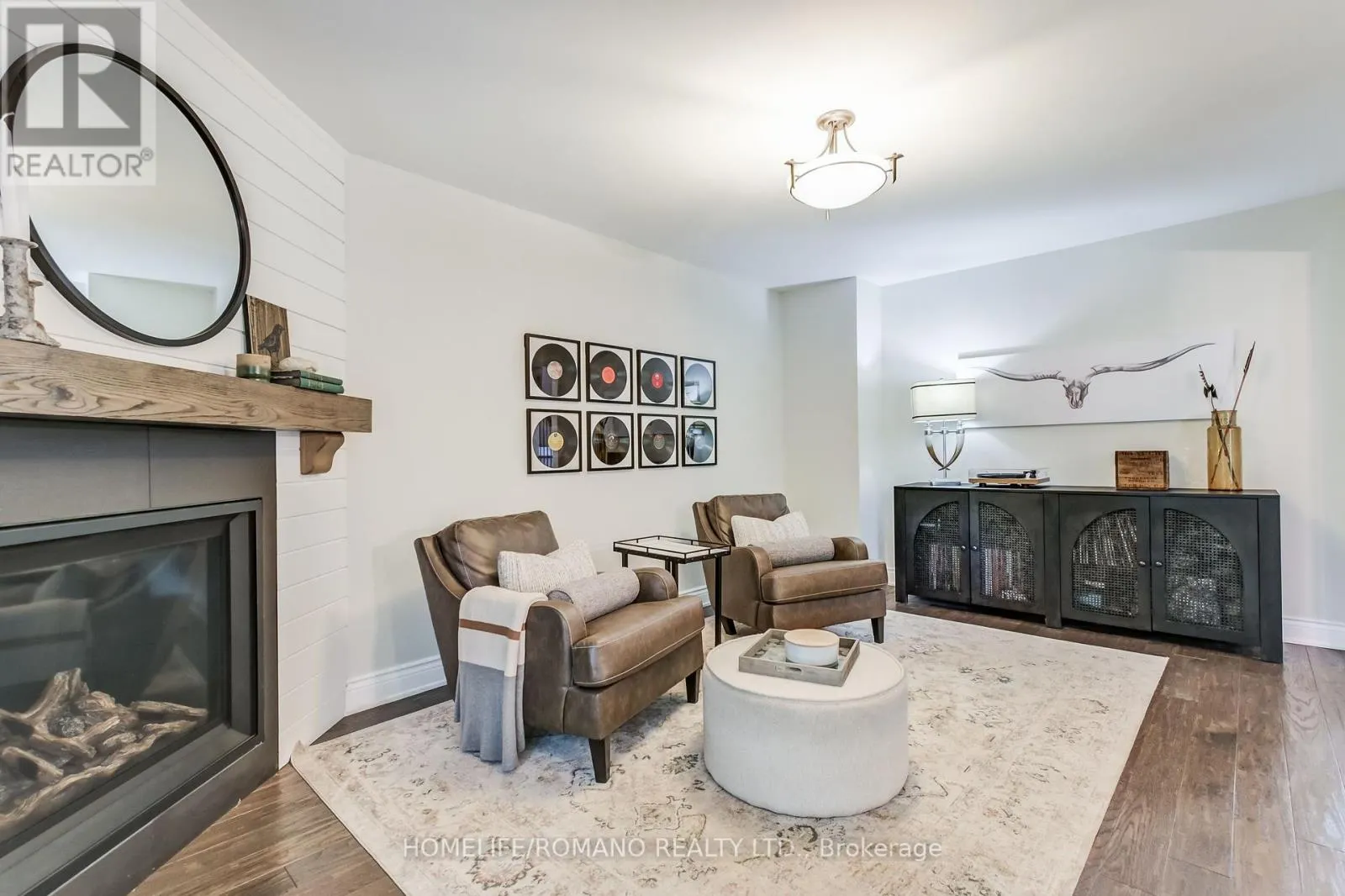10 GLEN HILL DRIVE