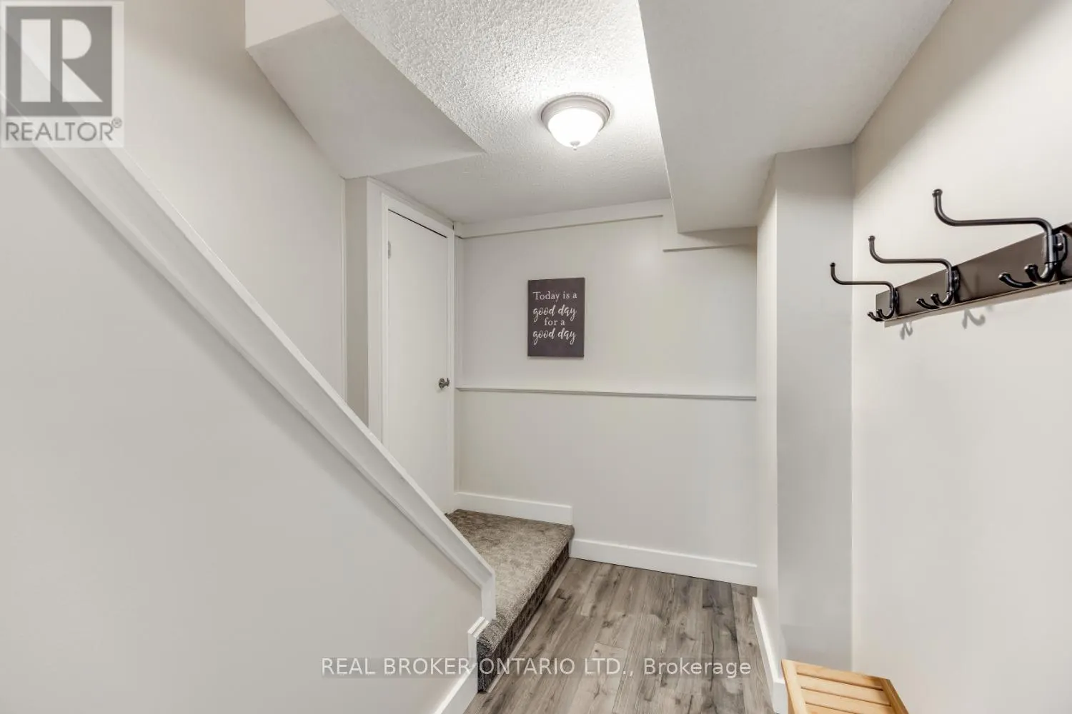 5 WALBRIDGE COURT