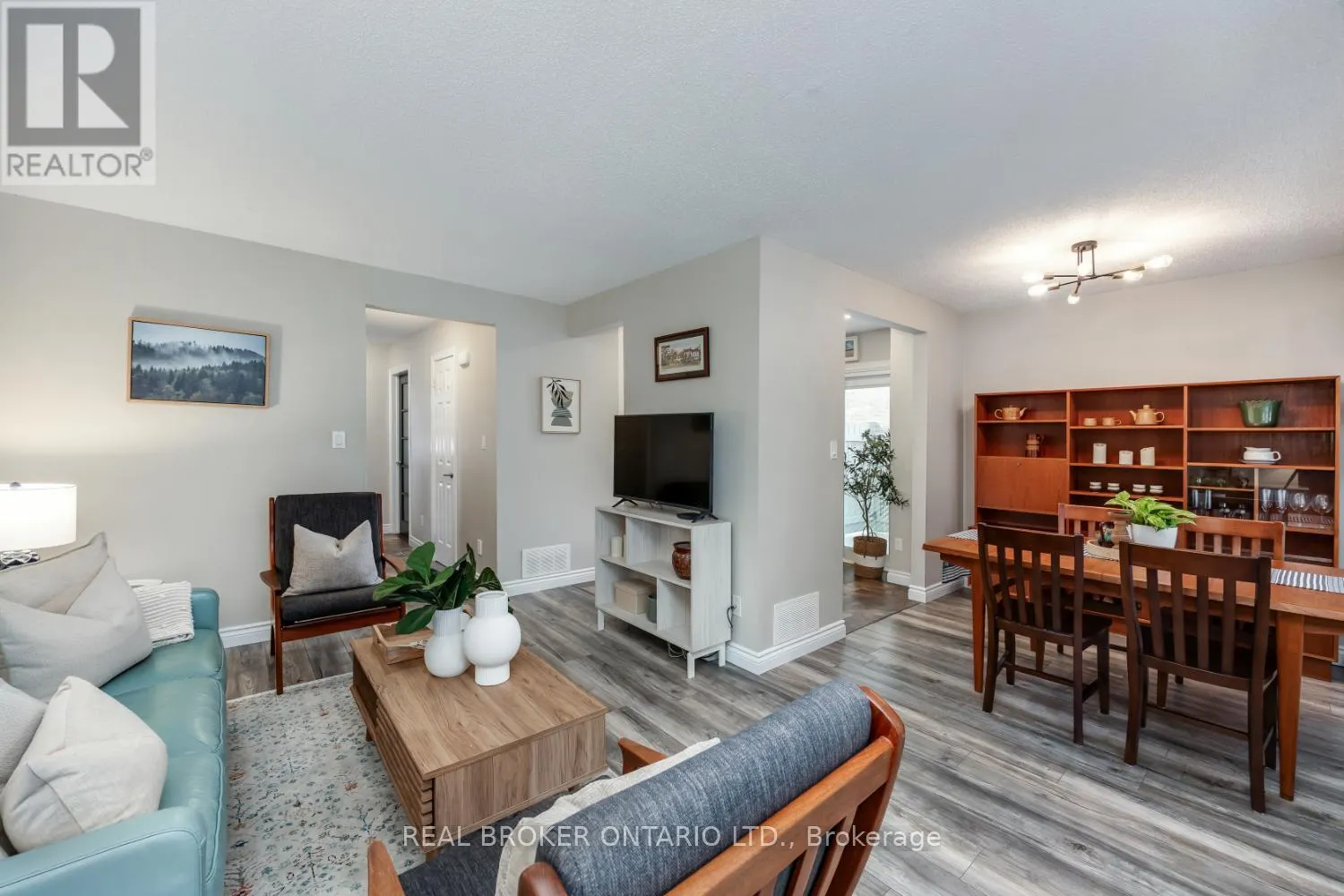 5 WALBRIDGE COURT