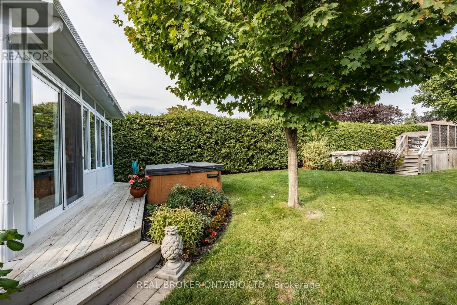 5 WALBRIDGE COURT