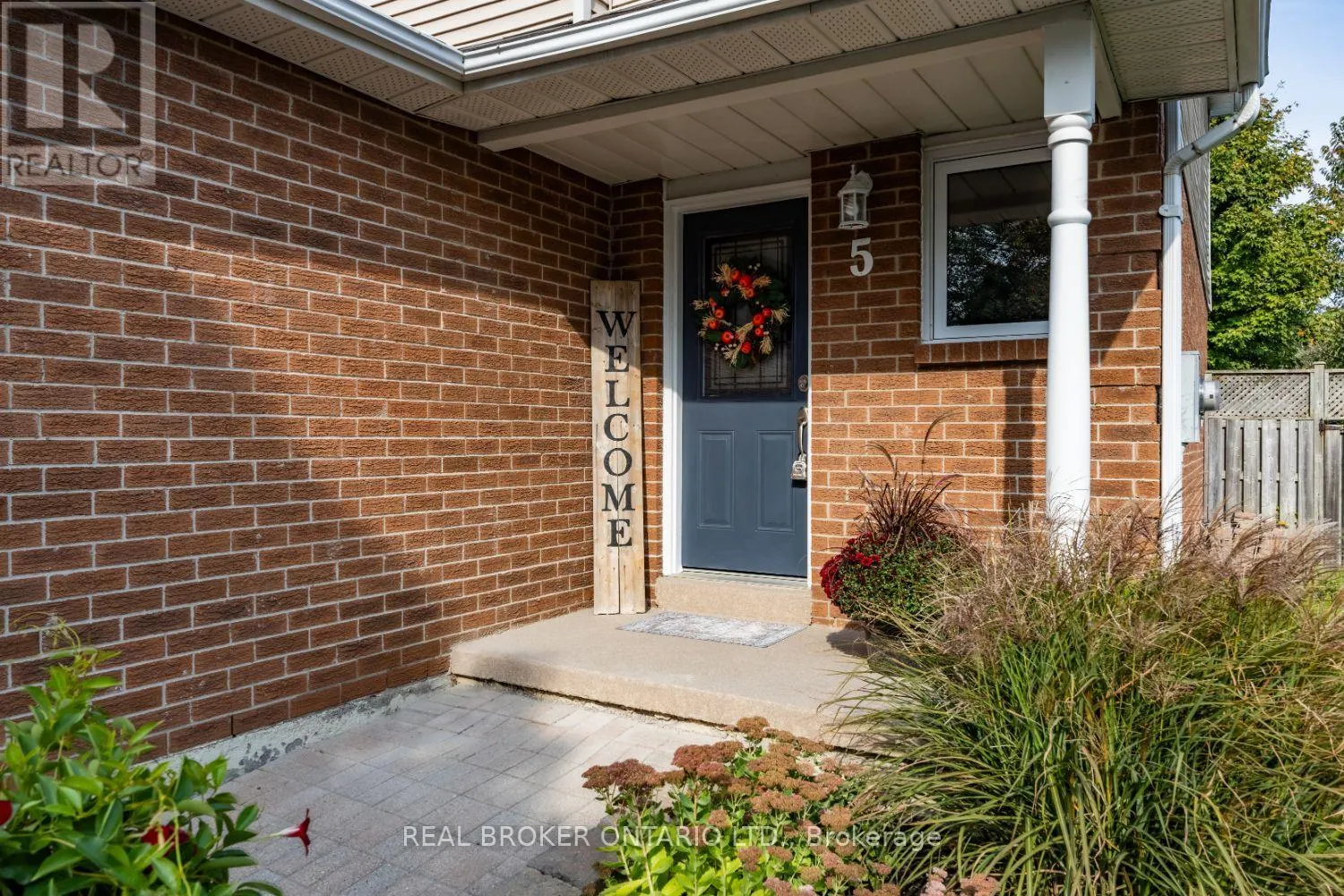 5 WALBRIDGE COURT