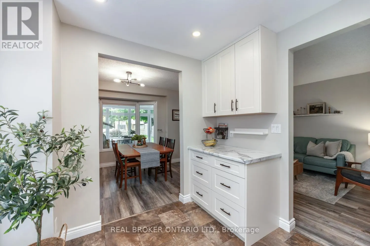 5 WALBRIDGE COURT