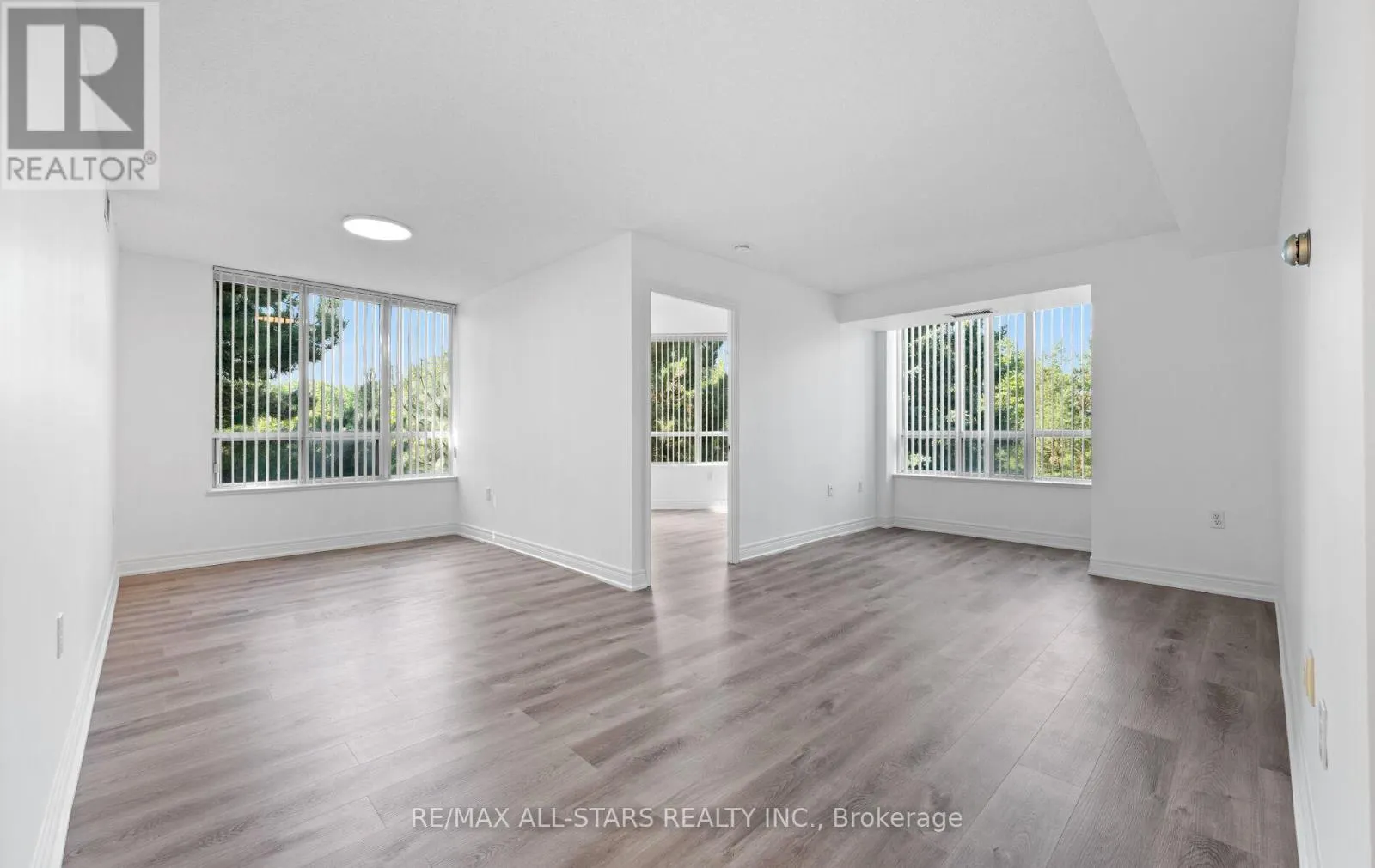 302 - 5001 FINCH AVENUE E