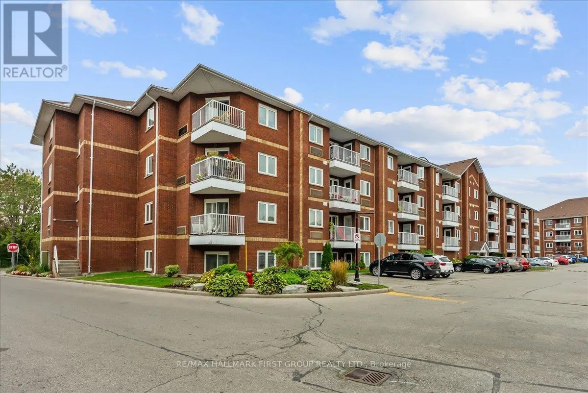 216 - 191 LAKE DRIVEWAY W