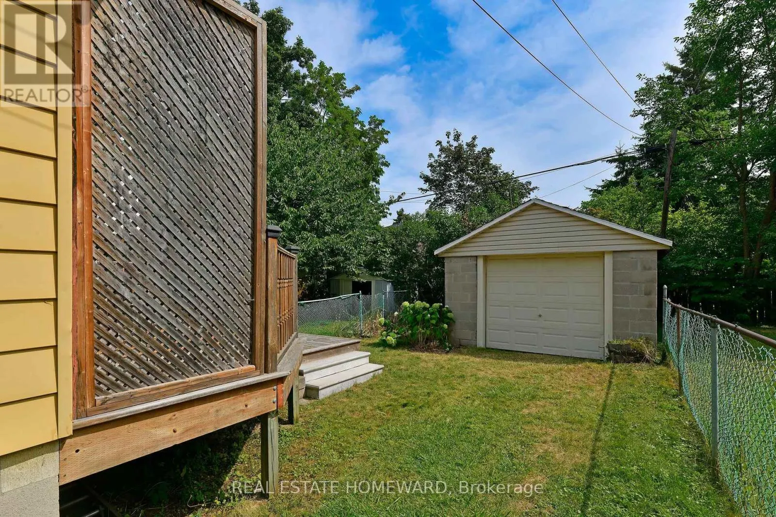 295 CHISHOLM AVENUE