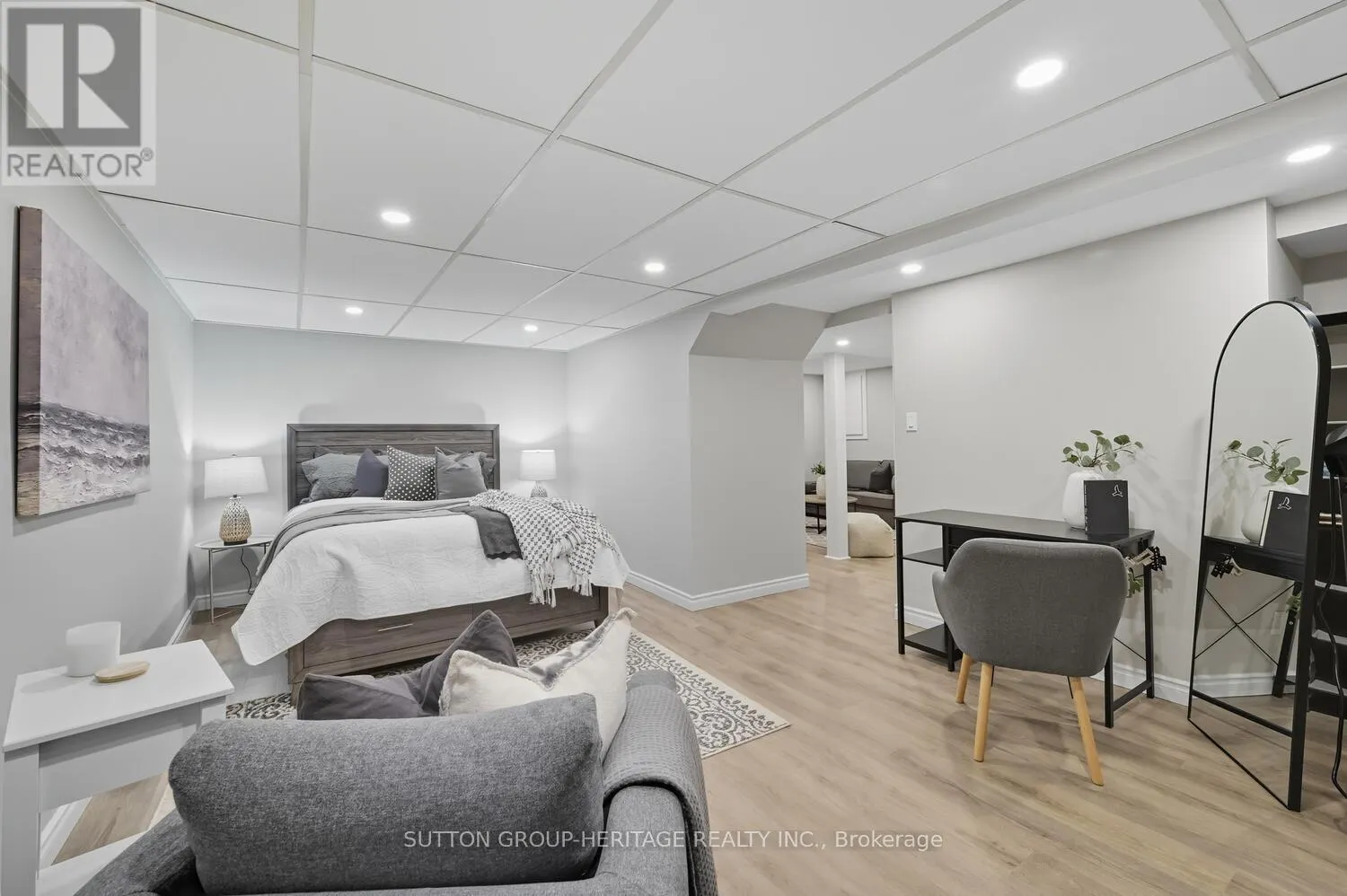 23 SWANSTON CRESCENT