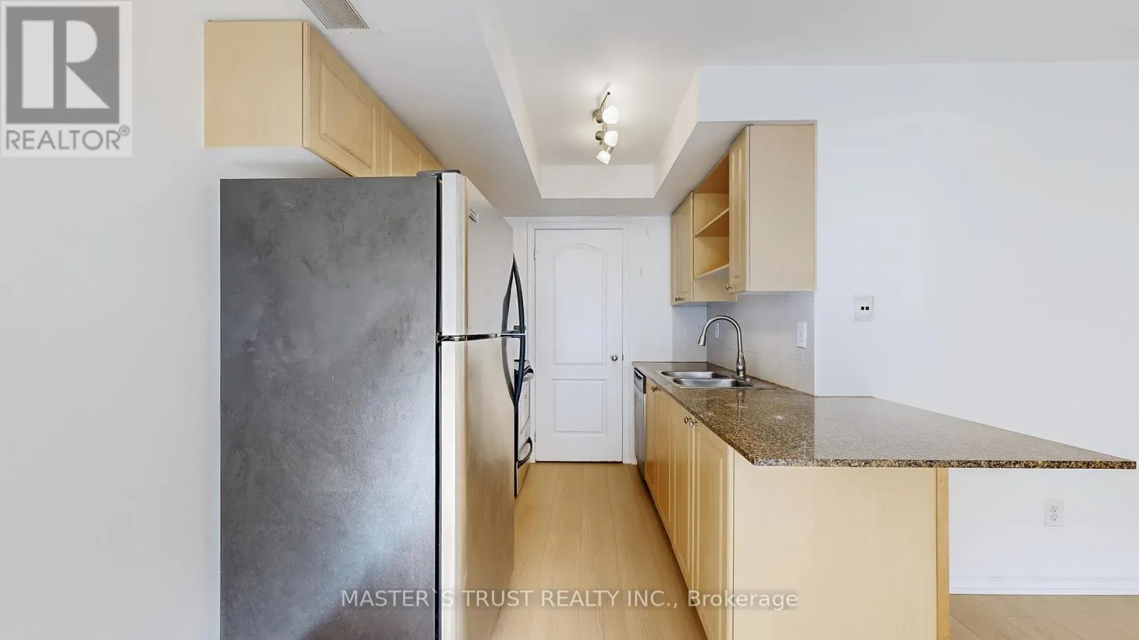 UNIT4 - 74 MUNRO STREET