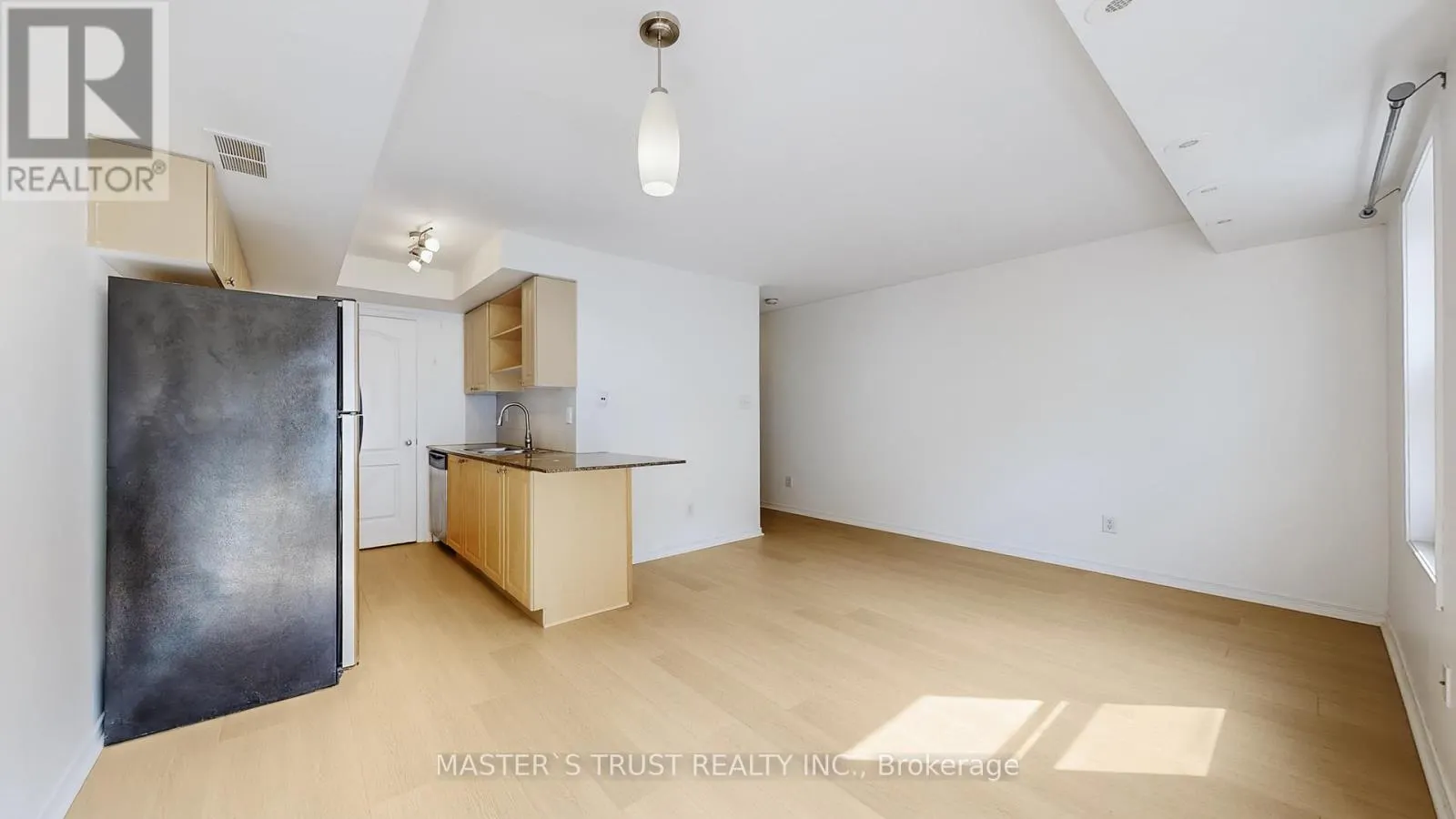 UNIT4 - 74 MUNRO STREET