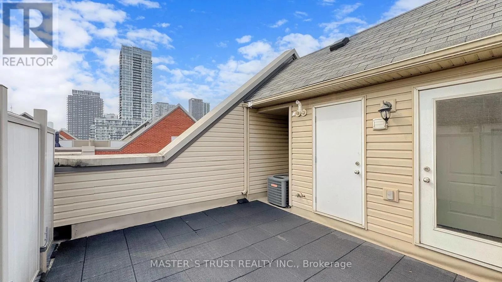 UNIT4 - 74 MUNRO STREET