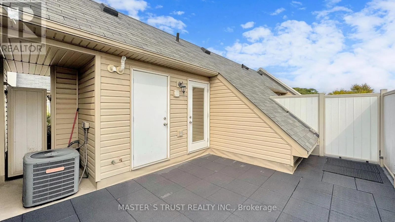 UNIT4 - 74 MUNRO STREET