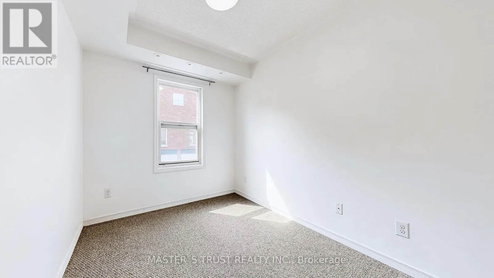 UNIT4 - 74 MUNRO STREET