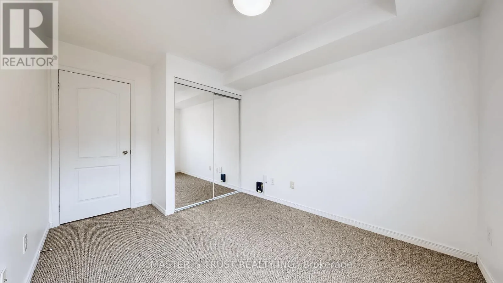 UNIT4 - 74 MUNRO STREET
